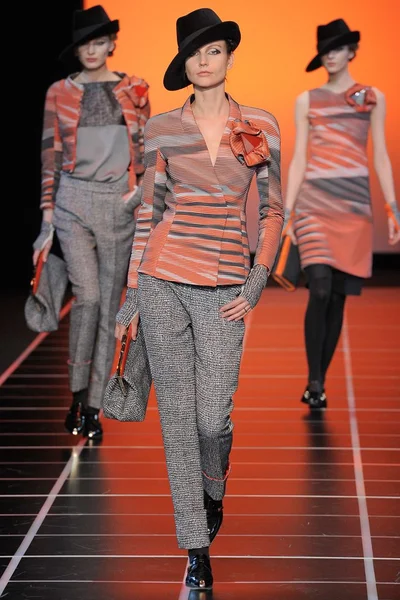 Look 11